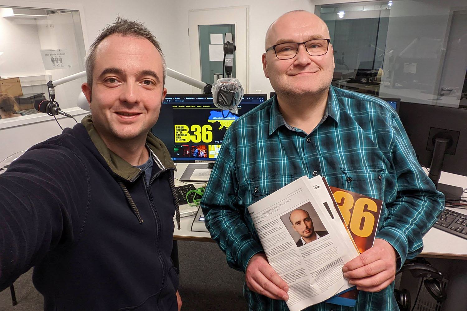 Mit Clemens Williges vom Internationalen Filmfestival Braunschweig im Studio von Radio Okerwelle