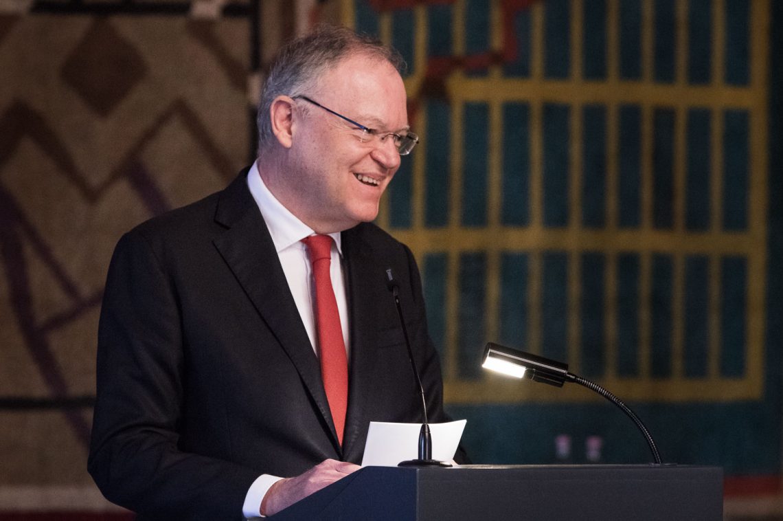 Stephan Weil, Ministerpräsident von Niedersachsen, beim Festakt zum 80. Geburtstag von Gerhard Glogowski in der Dornse des Altstadtrathauses in Braunschweig